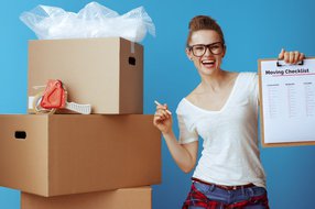 Moving can feel overwhelming — even when it’s just across the city. Between packing, booking movers, dealing with utilities, condo rules, parking, and unpredictable Calgary weather, it’s easy to forget important steps. That’s why having a clear, local mov